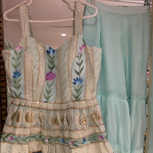 Brand new designs in Sharara suits - Picture 15 of 16